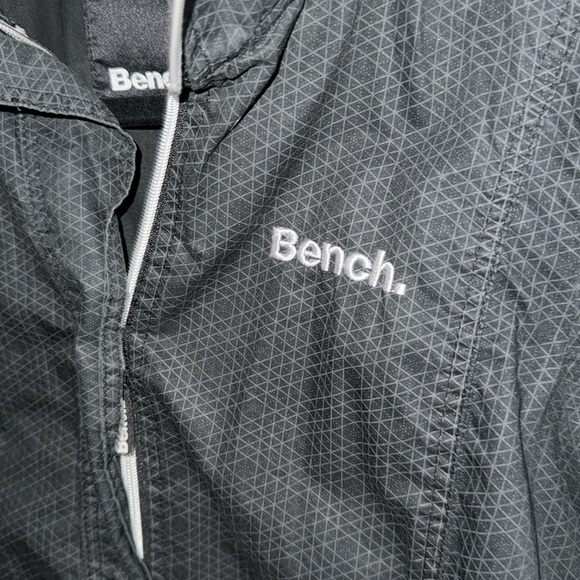 Bench Jacket - Picture 2 of 4